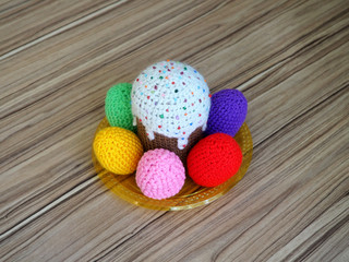 Colorful knitted eggs & kuliches.