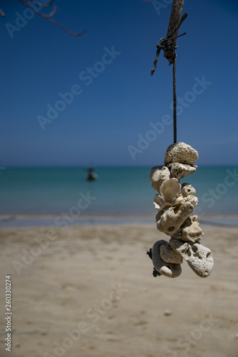 Mobile En Coquillages Plage Thailande 1 Stock Photo And