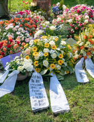 Schöne Kränze mit Schleifen  © Blende8