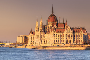 Obraz premium Parliament building and river Danube of Budapest