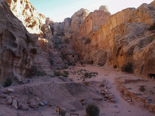 Petra; Raqmu - historic ruins of the ancient, rock city of the Nabatean Arabians. It is located in southwestern Jordan. It is also known as the rose-red city. UNESCO World Heritage list.