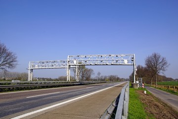 Mautstelle auf der Autobahn
