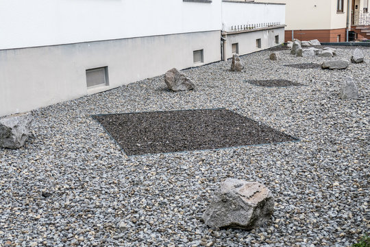 Vorgartengestaltung mit Schottersteinen