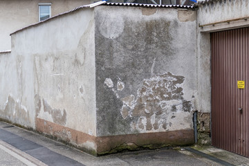 Schäden an Hauswand