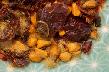 getrocknete Hagebutte Früchte Close up, Gesunde Heilkräuter Homoöpathie 