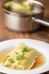 schwäbische Maultaschen in der Brühe