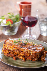 griechisches Pastizio Nudelgericht mit Käse