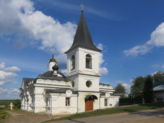 Fototapeta na wymiar Tarusa is a simple provincial town on the Bank of the Oka river. Church Of The Resurrection. 