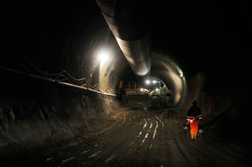 tunnel baustelle