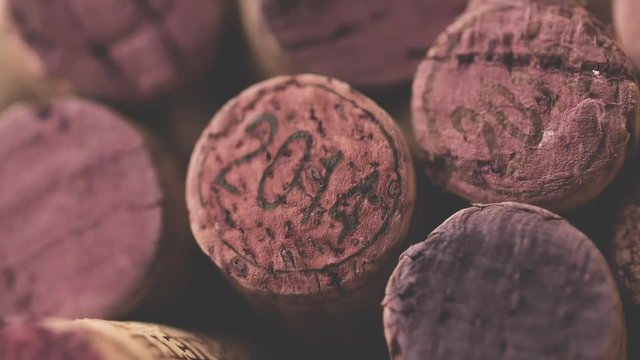 hintergrund aus wein und sekt korken video 