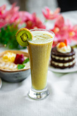 healthy breakfast kiwi smoothies