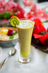 healthy breakfast kiwi smoothies