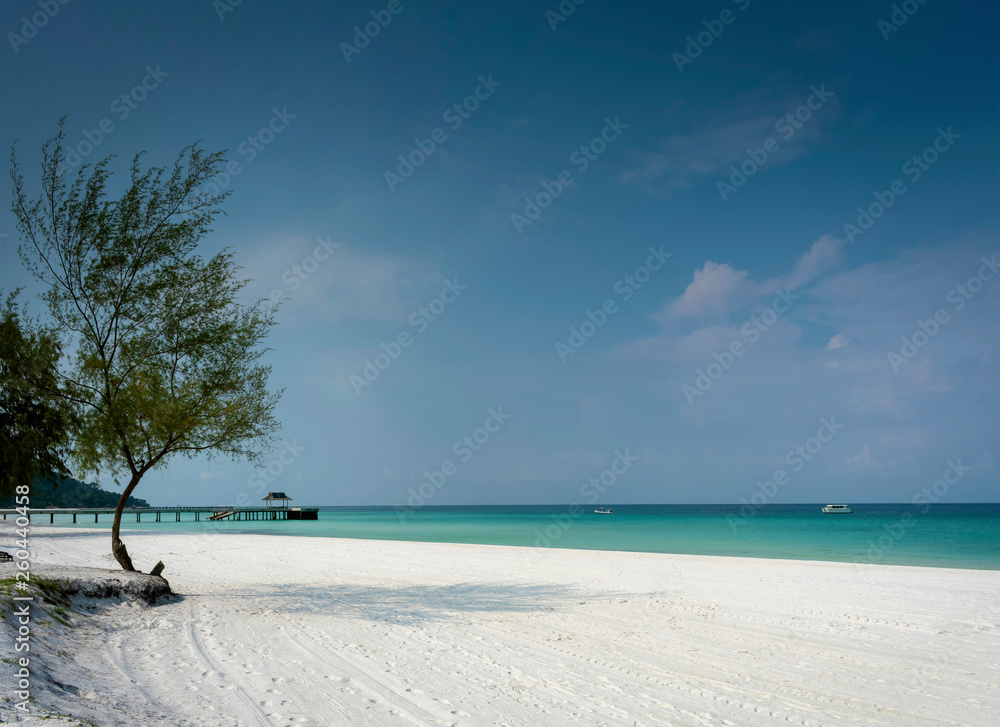 Wall mural long beach in tropical paradise koh rong island cambodia