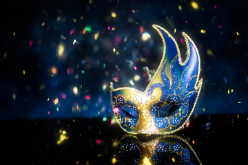 maschera di carnevale © tiky224