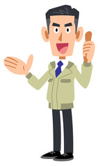 お勧めを紹介する工務店の男性