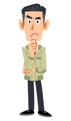 考える工務店の男性