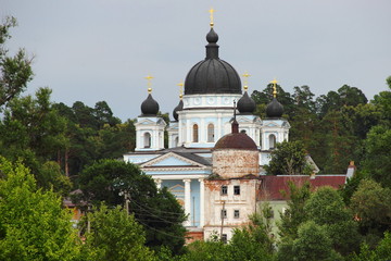 Fototapeta na wymiar view of the old monastery in Russia
