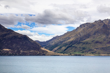 Fototapeta na wymiar lake Wakatipu in south New Zealand