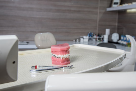 protesis para odontologia, en consultorio de dentista