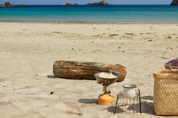 海でラーメン作り