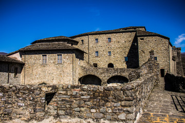 Fototapeta na wymiar view of the castle of Pontremoli from the walls