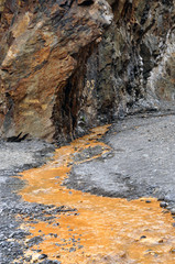 Goldener Fluss in Canyon
