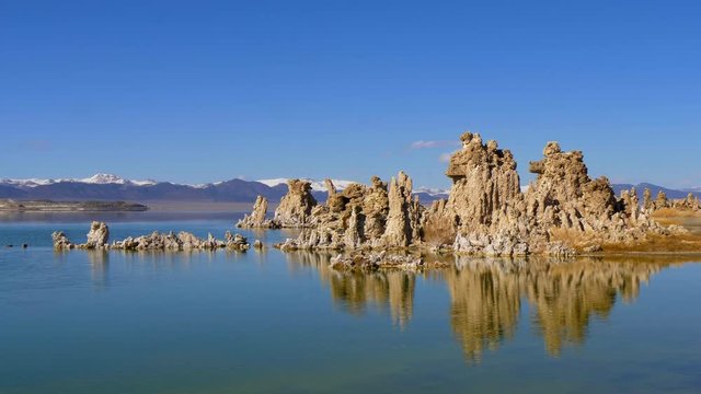 Mono Lake with its amazing Tufa towers - travel photography