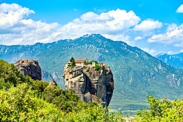 Fototapeta na wymiar Picturesque view of rock formation Meteora in central Greece.