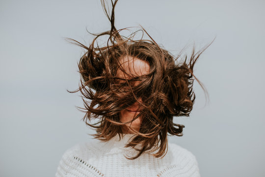 Avoir les cheveux dans le vent