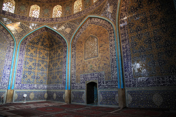 bogate zdobienia na ścianach meczetu w iranie - obrazy, fototapety, plakaty