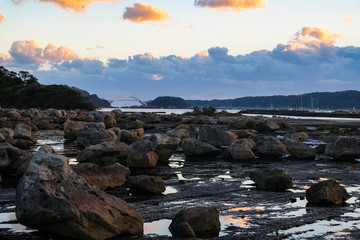 Obraz premium 串本町 橋杭岩 夕方