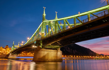 Fototapeta na wymiar The Liberty Bridge at night in Budapest