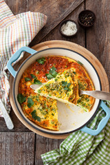 Leckere Frittata mit Erbsen und Kartoffeln