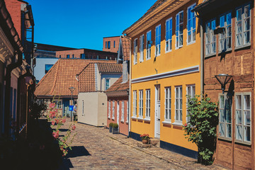 Fototapeta premium Piękne uliczki Starego Miasta. Odense, Dania.