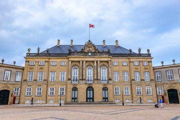 Fototapeta na wymiar Amalienborg palace in Copenhagen Denmark