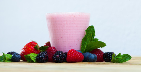 Yogurt smoothie with fresh berries