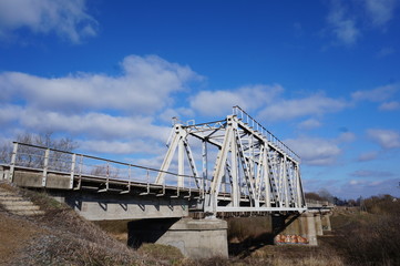 Obraz premium Railway bridge over the river