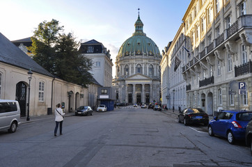 Fototapeta na wymiar Amalienborg Square in Copenhagen, Denmark