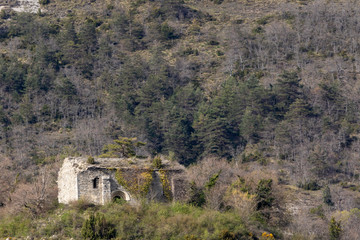 Fototapeta na wymiar house in the mountains -- Marinda (Alava)
