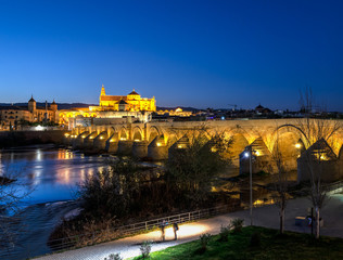 Cordoba bei Nacht