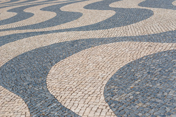 Cobblestone wave in black and white