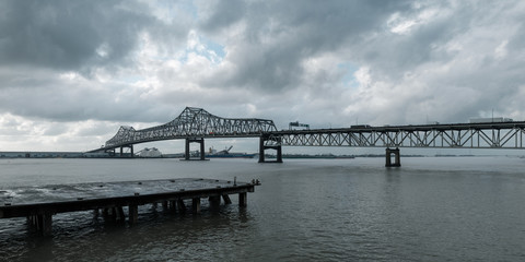 Obraz premium Mississippi River Bridge