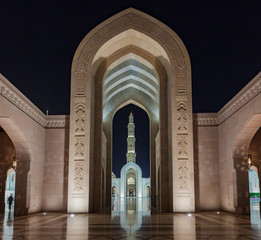 Fototapeta na wymiar Arabische Moschee bei Nacht