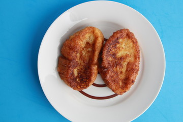 The torrijas are a typical Spanish dessert that is eaten for Easter, are made with milk and bread