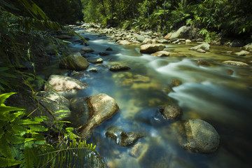 Obraz premium clear crystal water river at Chilling , Kuala kubu Bharu, Malaysia