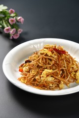 spaghetti with tomato sauce