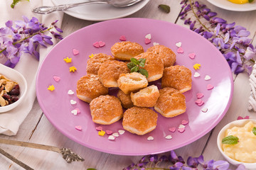 Puff pastries with custrad cream.