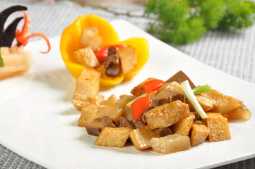 chicken with potatoes and vegetables