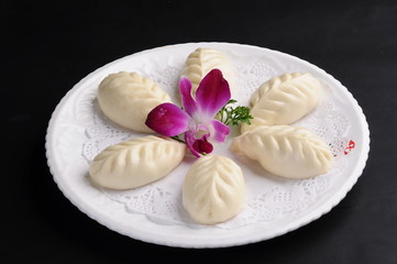 meringue cake with cream and strawberries