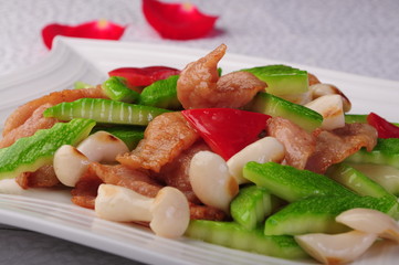 salad with chicken and vegetables